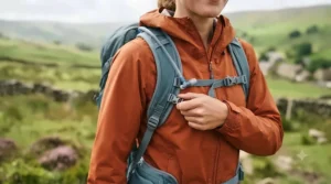 Diagram demonstrating how to adjust the straps on the best hydration pack for a comfortable fit.
